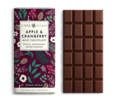Milk chocolate bar with apple and cranberry design